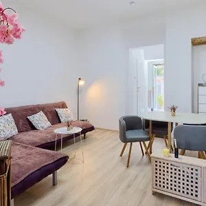  Apartment Large In Centre Pula!